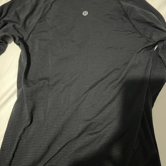 Black colored longe sleeve Lululemon swiftly tech - Picture 2 of 3